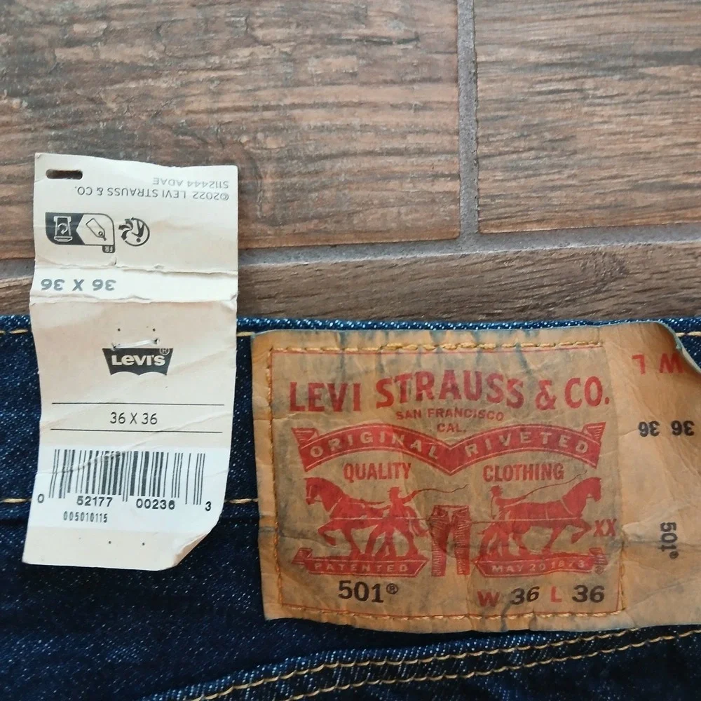 Levi's Jeans Mens 36x36 Blue Denim 501 Dark Wash Button Fly (FITS 34x36)